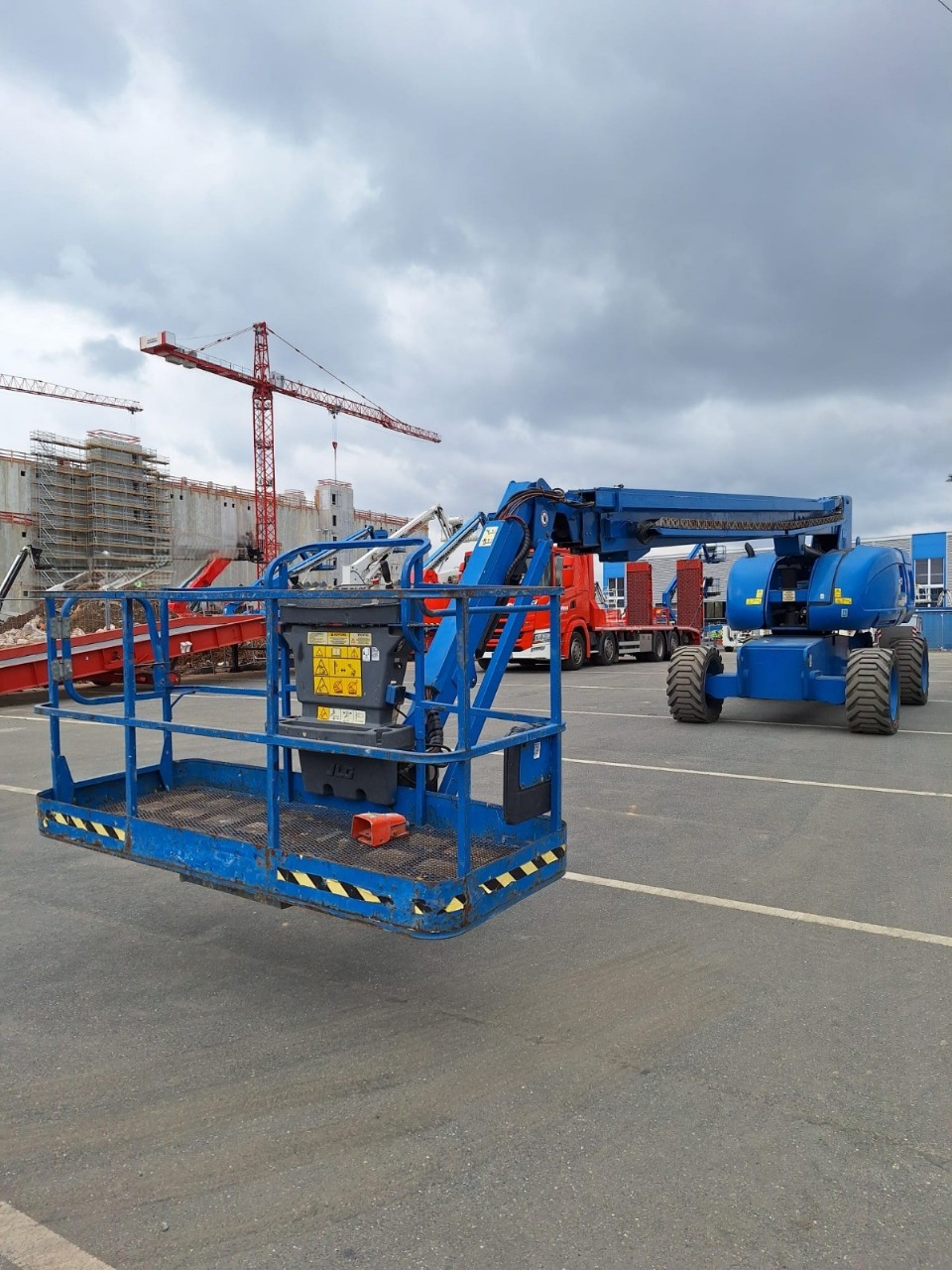 Sold - Scissor Lift - View 2